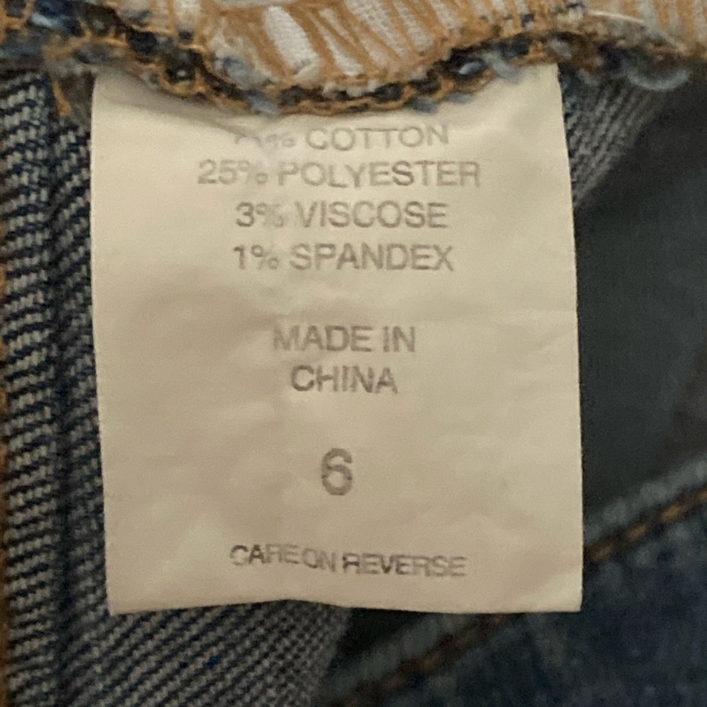 Soho New York & Company Women's Floral Embroidered Blue Jeans Size 6 - Picture 6 of 6